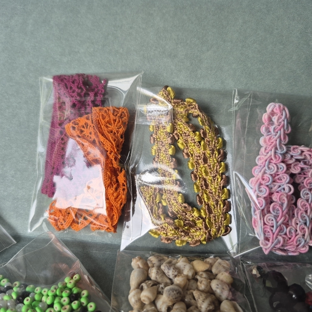 Colorful Kids Craft Beads and Ribbons Craft Kit Vintage To Now - Picture 4 of 6